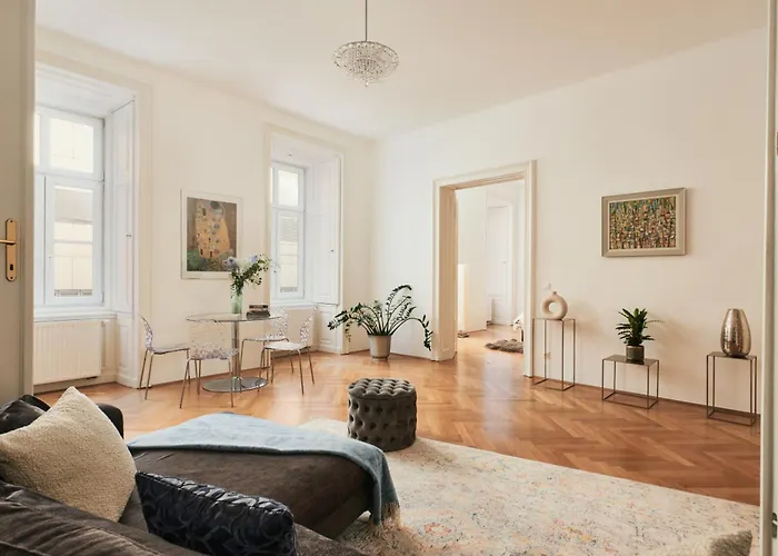 Spacious & Elegant, Ideal Location