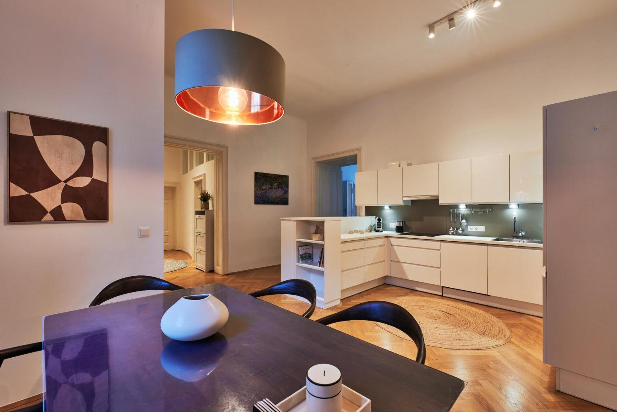Apartment Spacious & Elegant, Ideal Location
