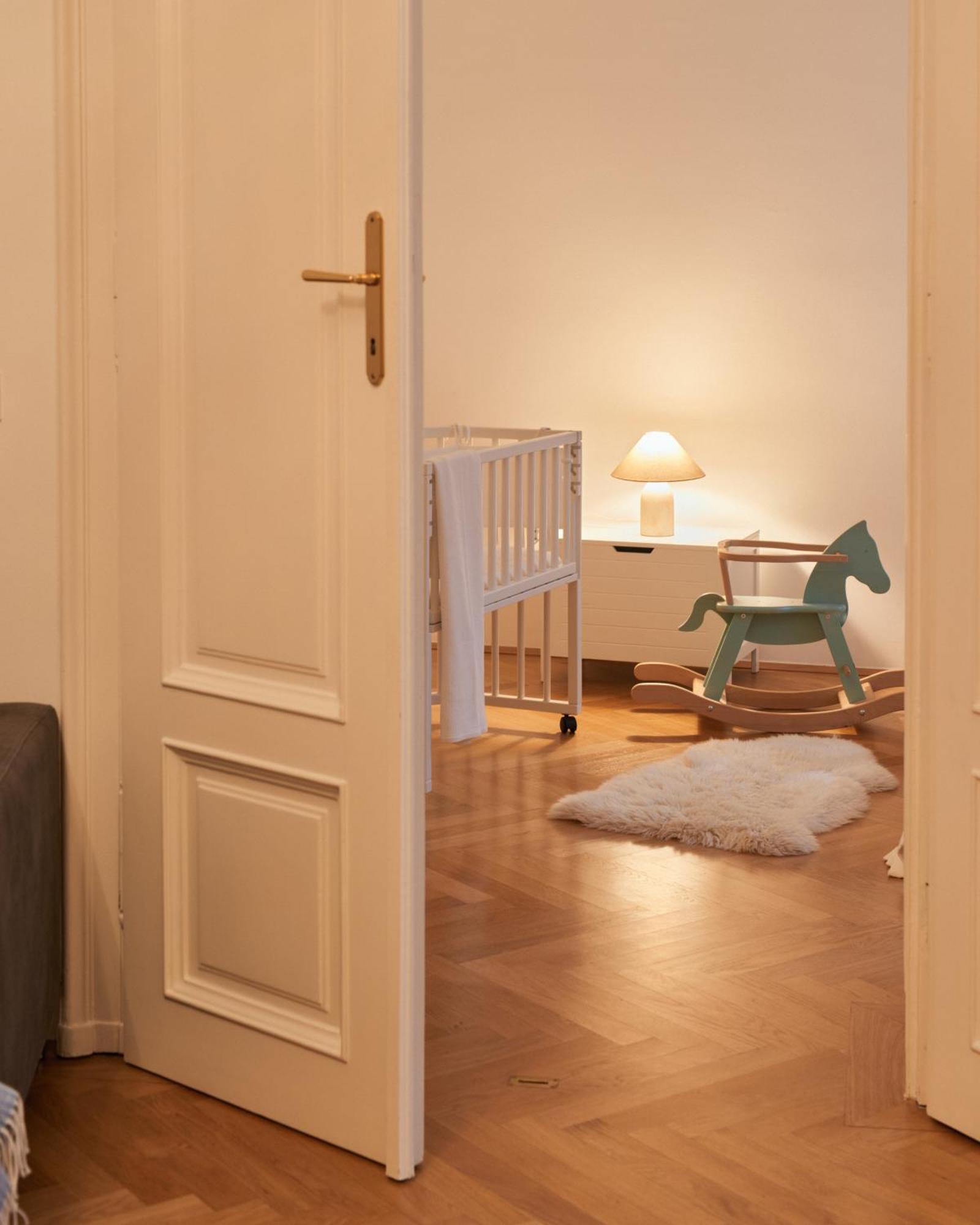 Spacious & Elegant, Ideal Location Apartment