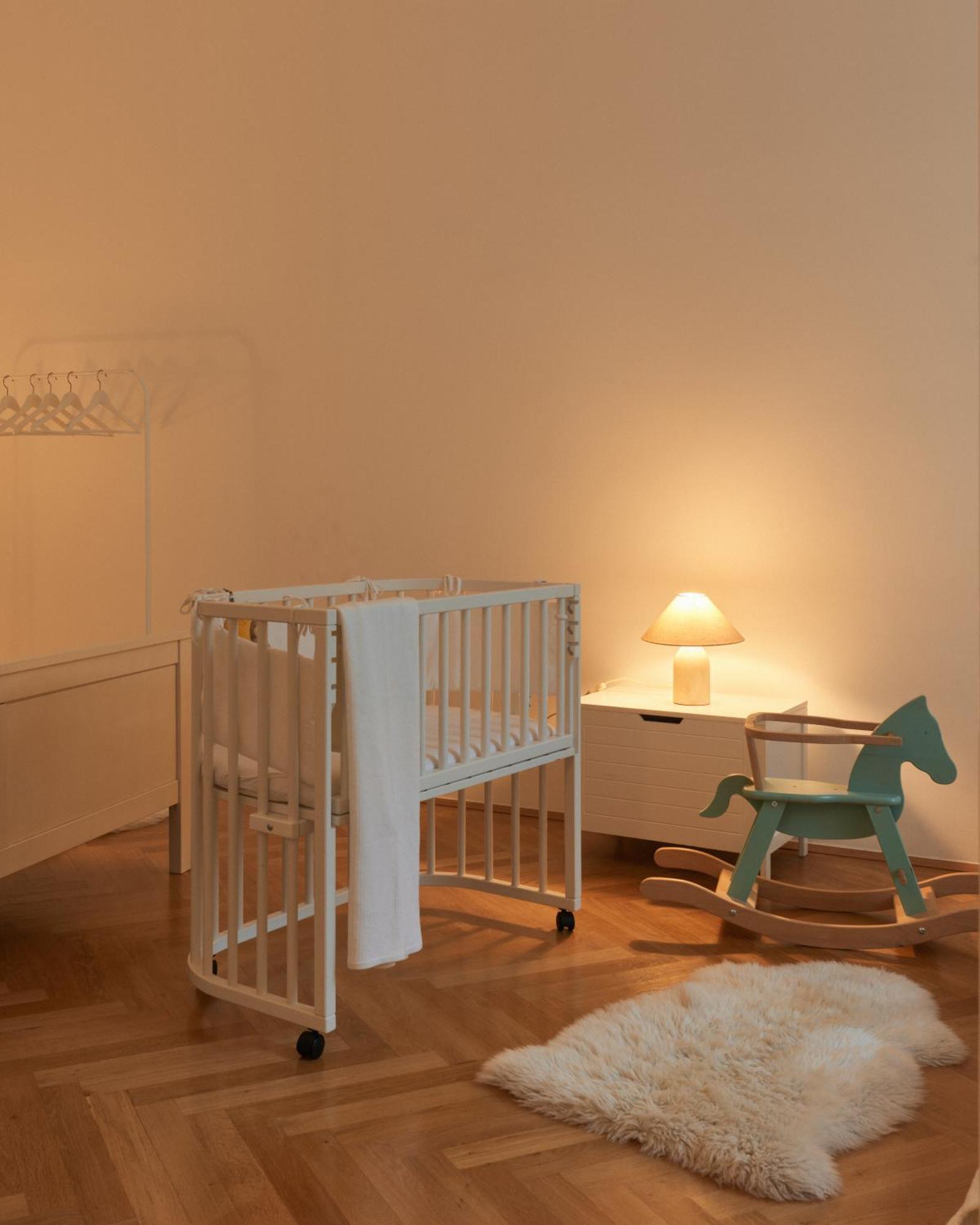 Spacious & Elegant, Ideal Location Apartment *