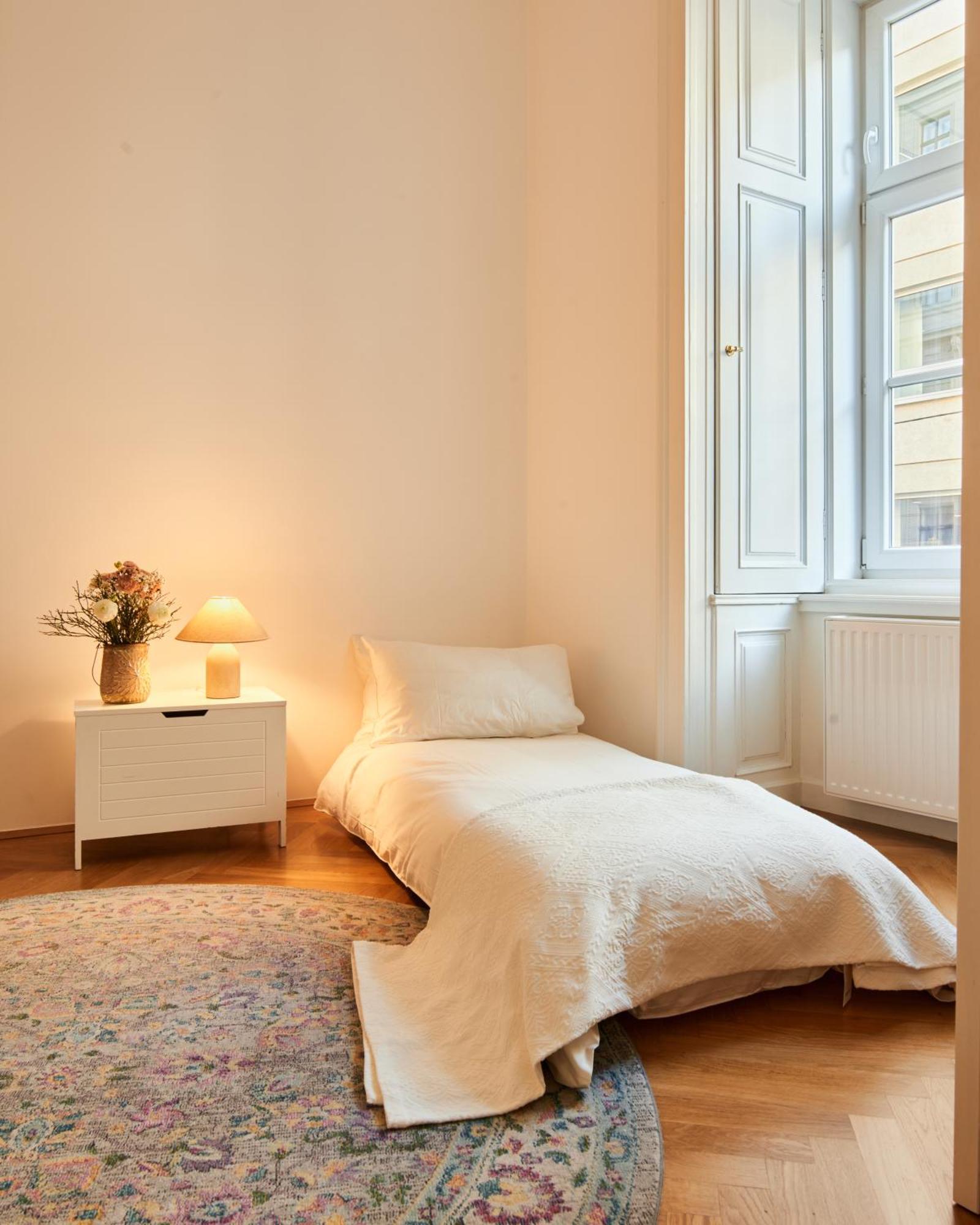 Spacious & Elegant, Ideal Location *
