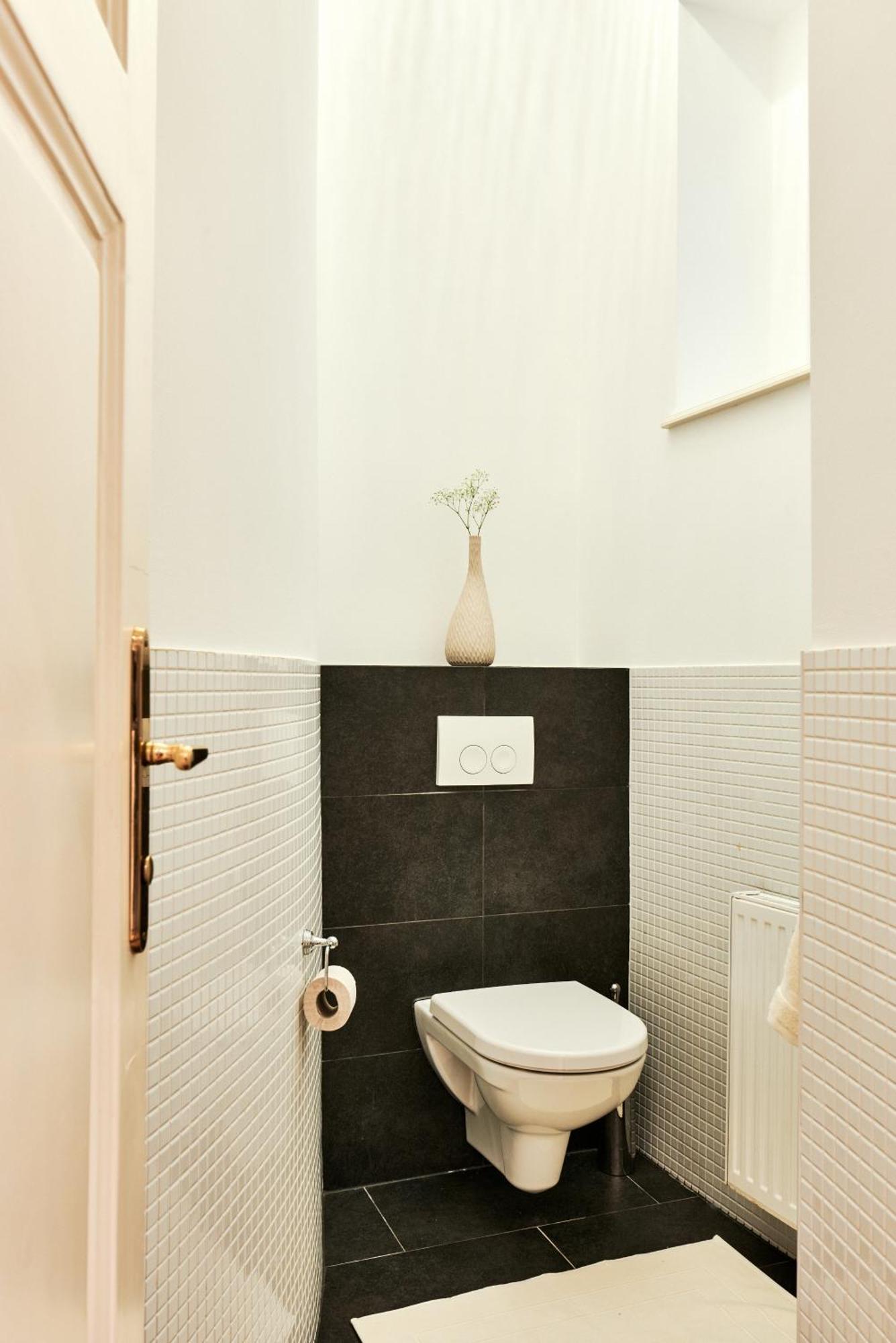 Spacious & Elegant, Ideal Location *